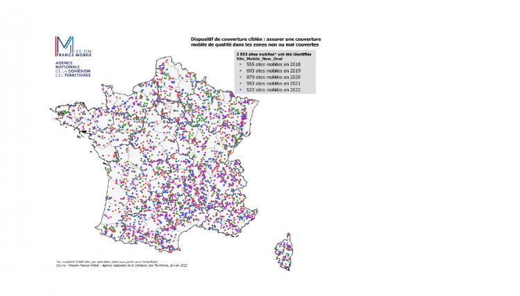 Carte de France métropolitaines avec des points rouge, roses, bleus et verts pour monter les sites 4G, en zones rurales.