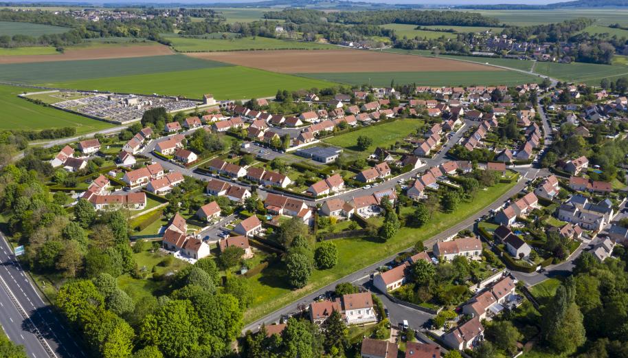 Prise de vue aérienne par drone de "Petites villes de demain" à Magny-en-Vexin